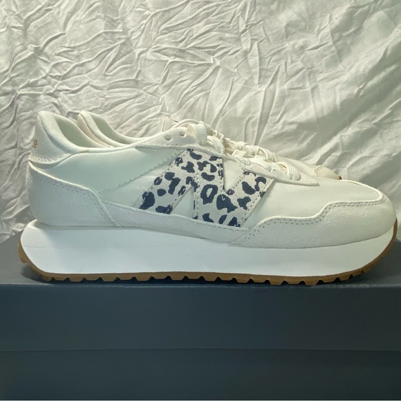 New Balance 237 Sneaker - Women's - Picture 2 of 9